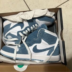 Jordan 1 Retro High OG (PS) Size 2 1/2 kids New in Box